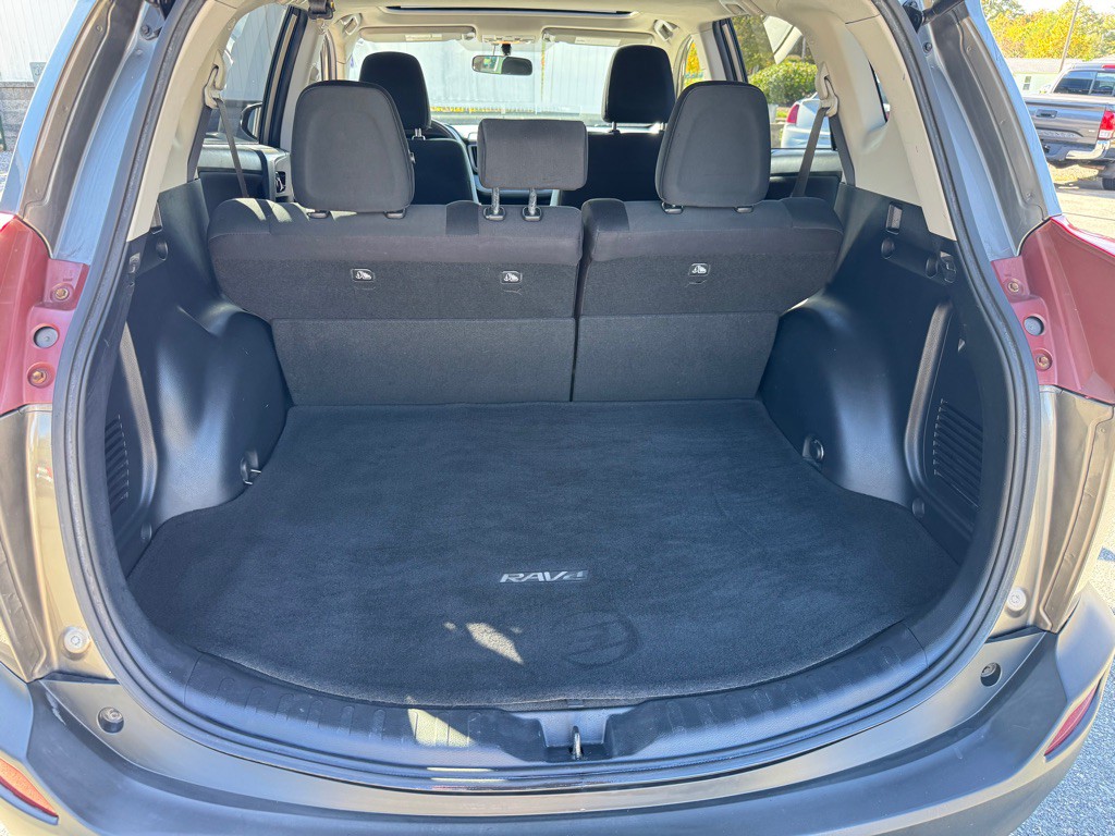 2015 Toyota Rav4 Image 16