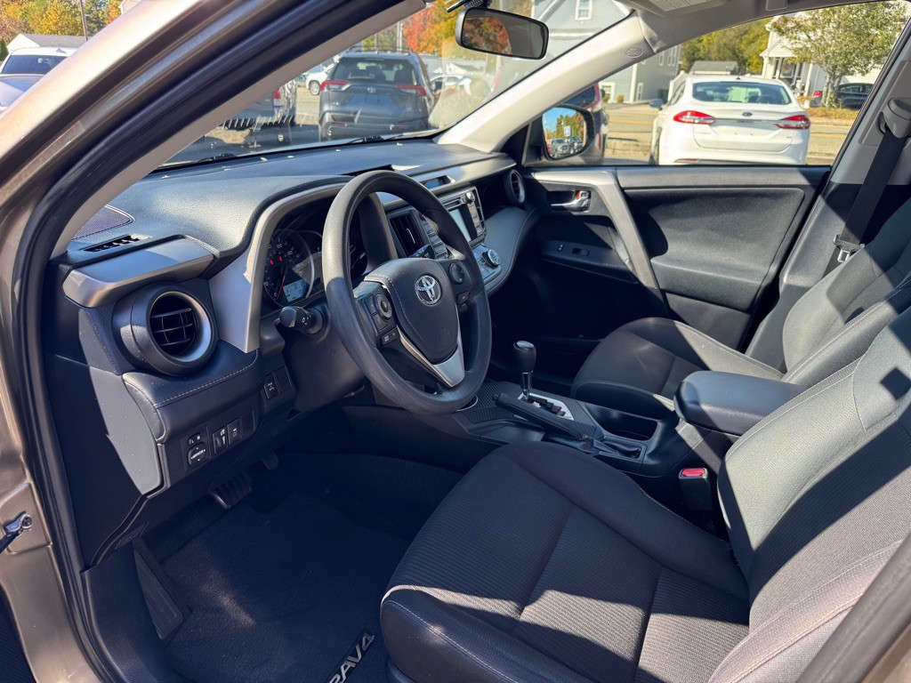 2015 Toyota Rav4 Image 18