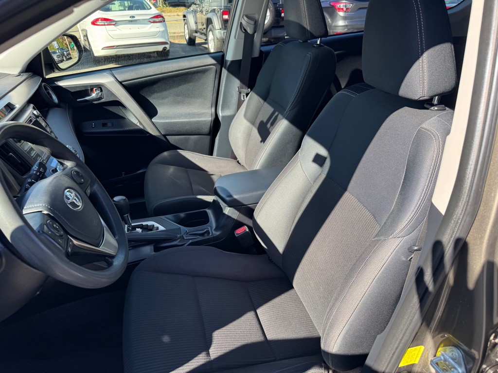 2015 Toyota Rav4 Image 19