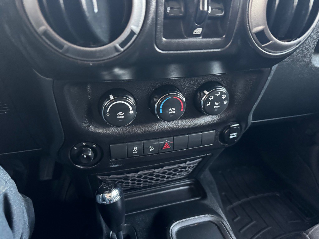 2017 Jeep Wrangler Unlimited Image 24