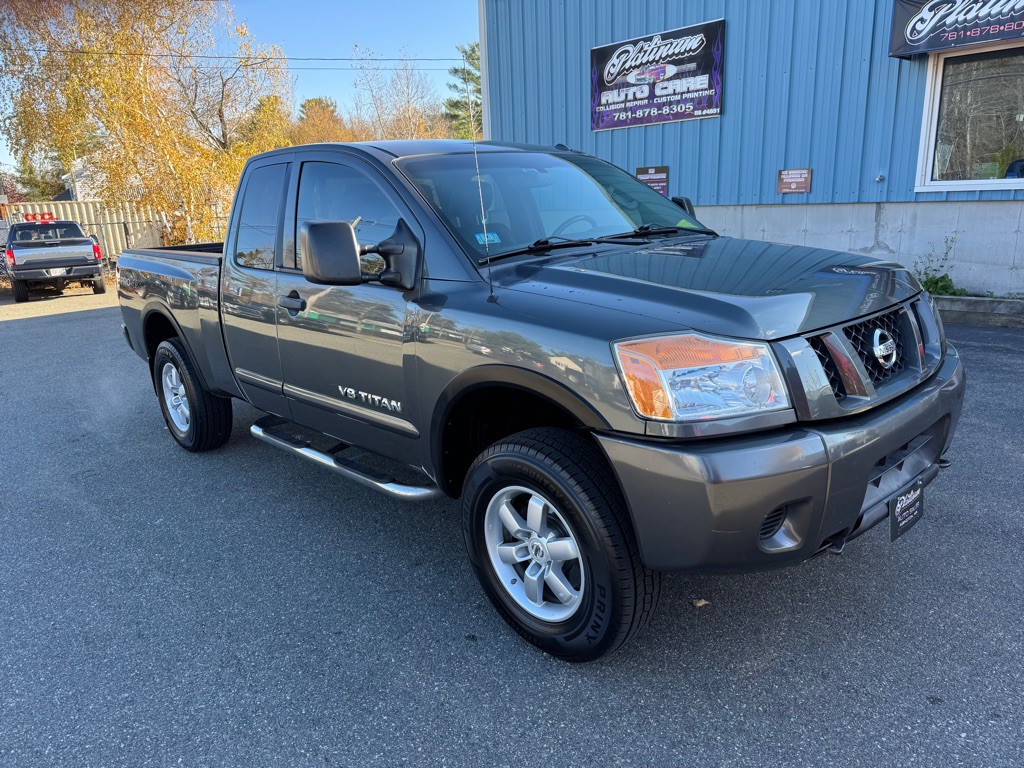 2012 Nissan Titan Image 2