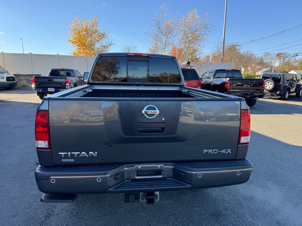 2012 Nissan Titan Image 6