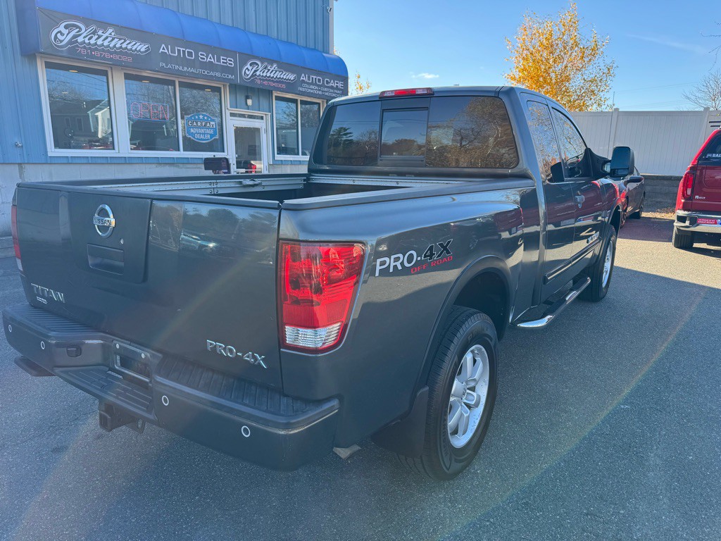 2012 Nissan Titan Image 9