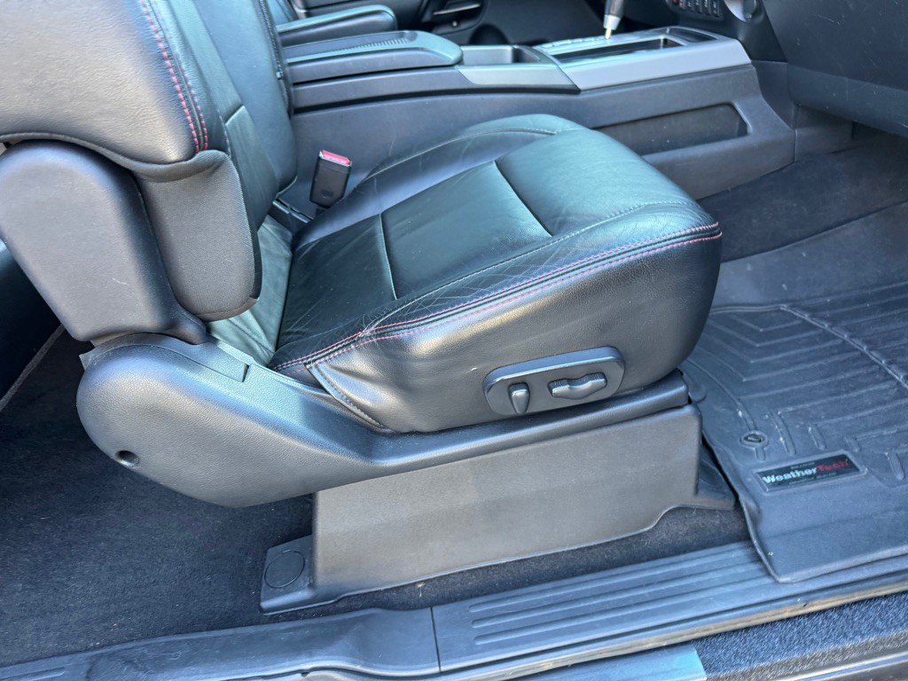 2012 Nissan Titan Image 12