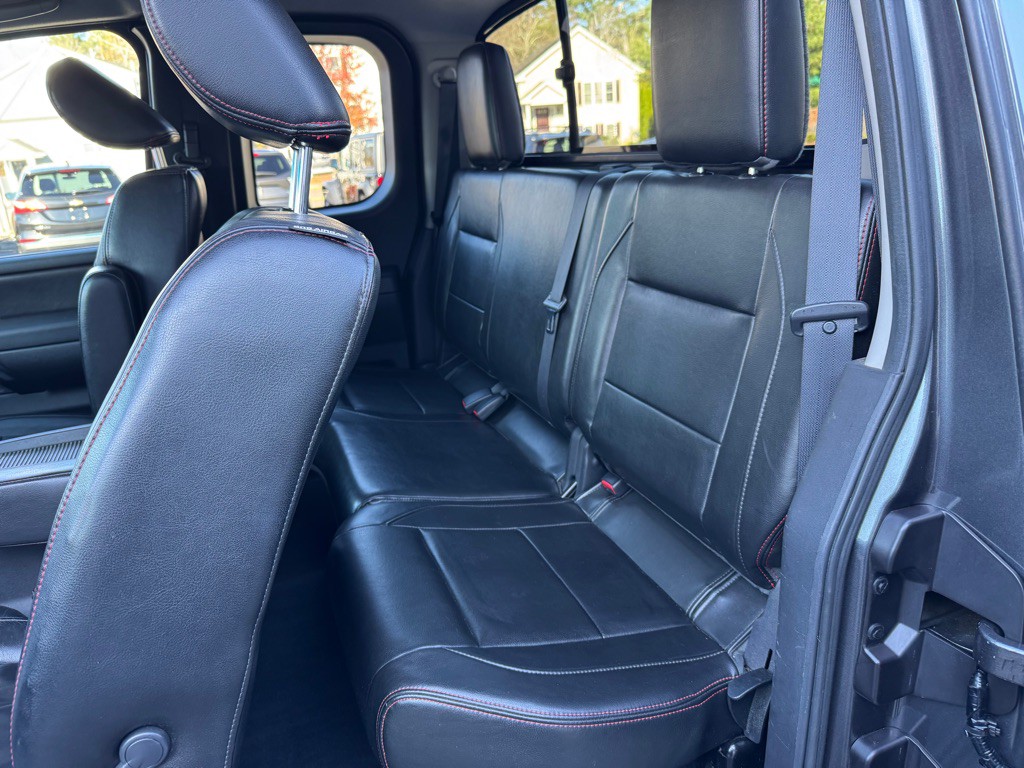 2012 Nissan Titan Image 13