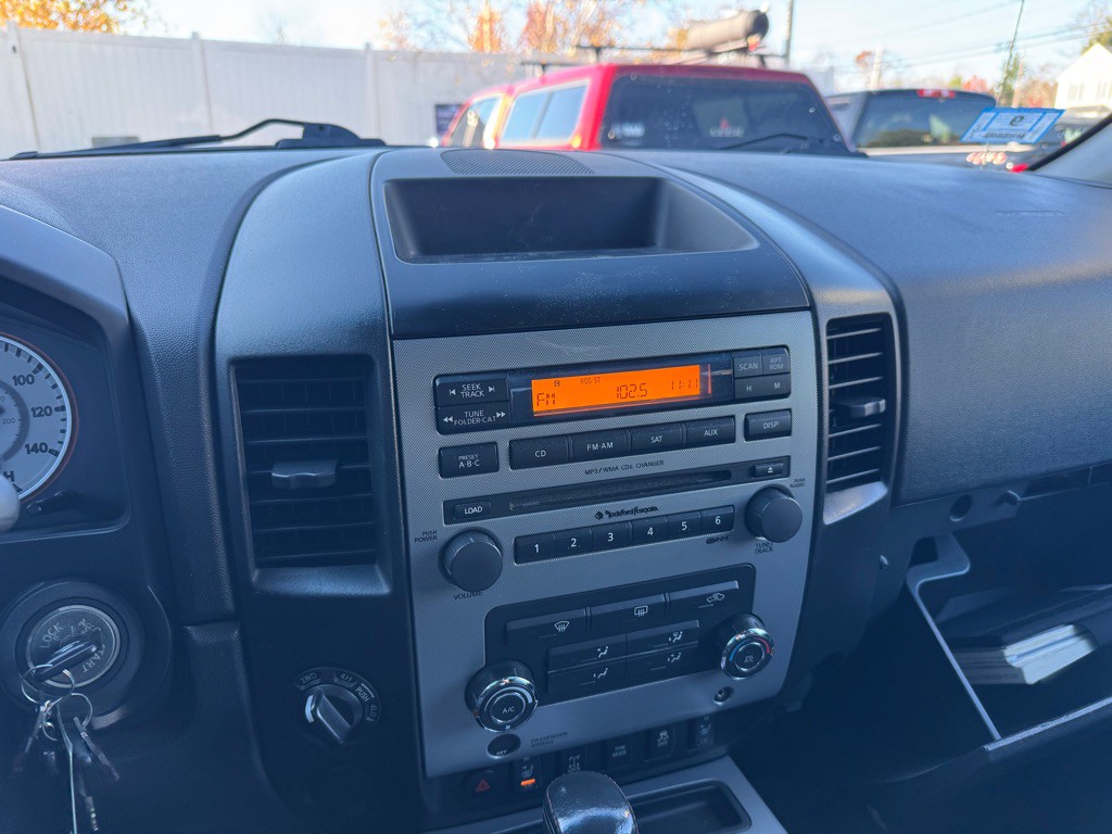 2012 Nissan Titan Image 17