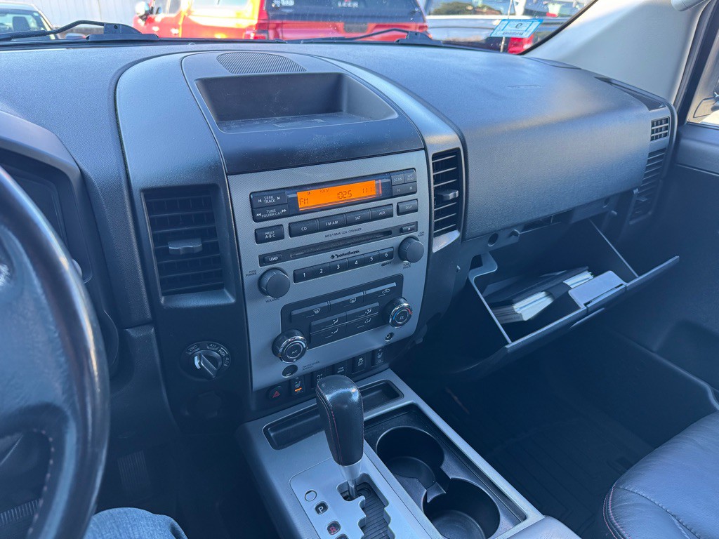2012 Nissan Titan Image 20
