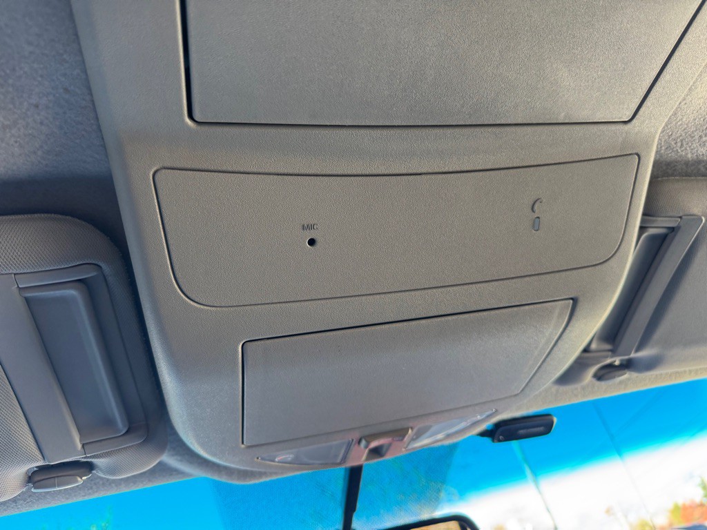 2012 Nissan Titan Image 23