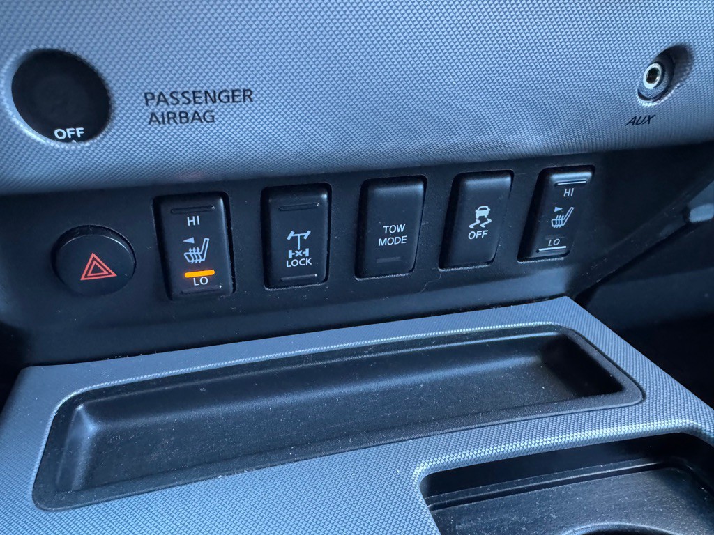 2012 Nissan Titan Image 24