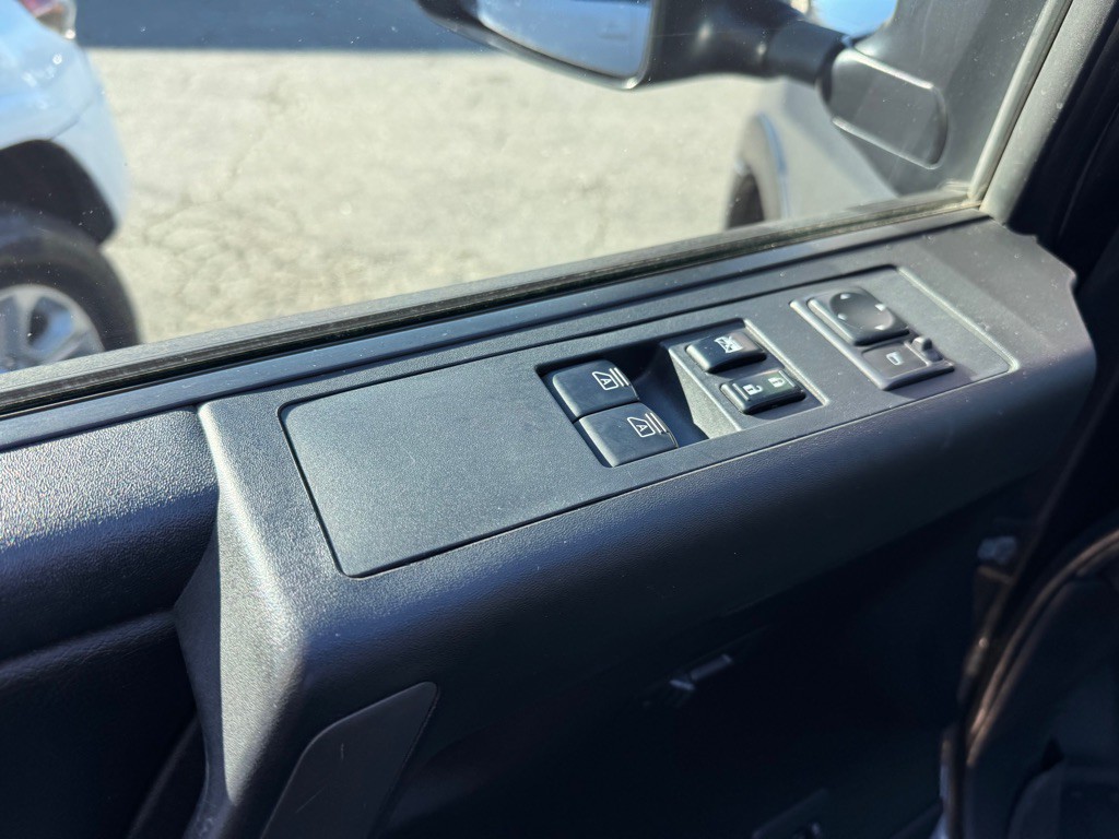 2012 Nissan Titan Image 26