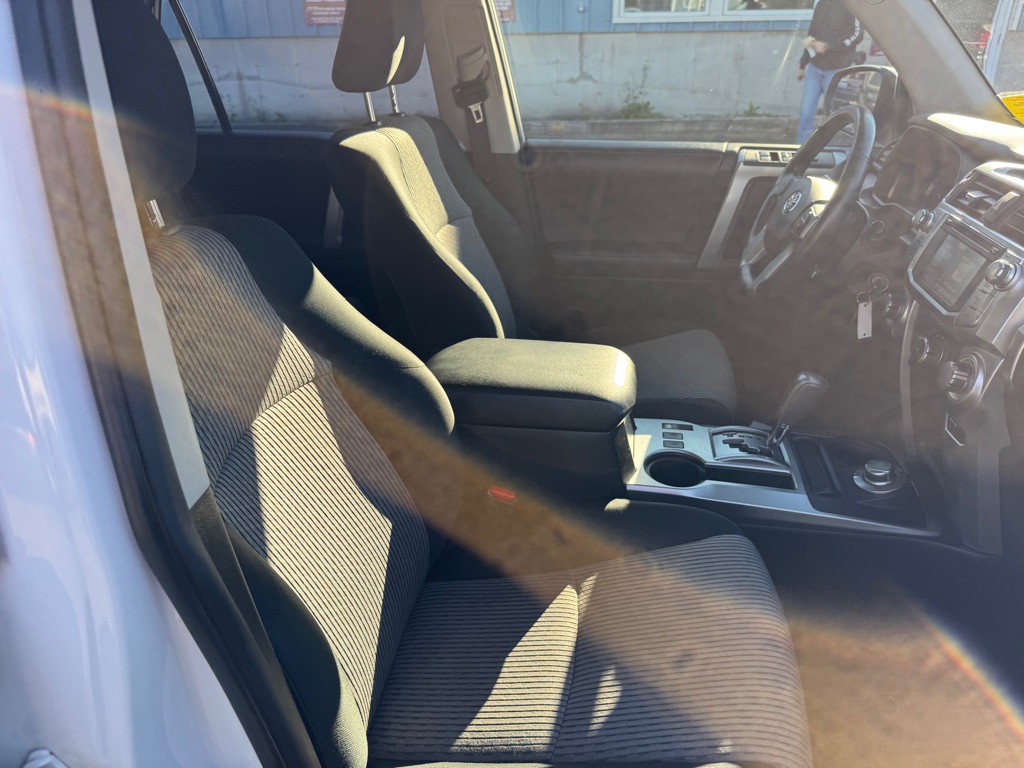 2017 Toyota 4Runner Image 10