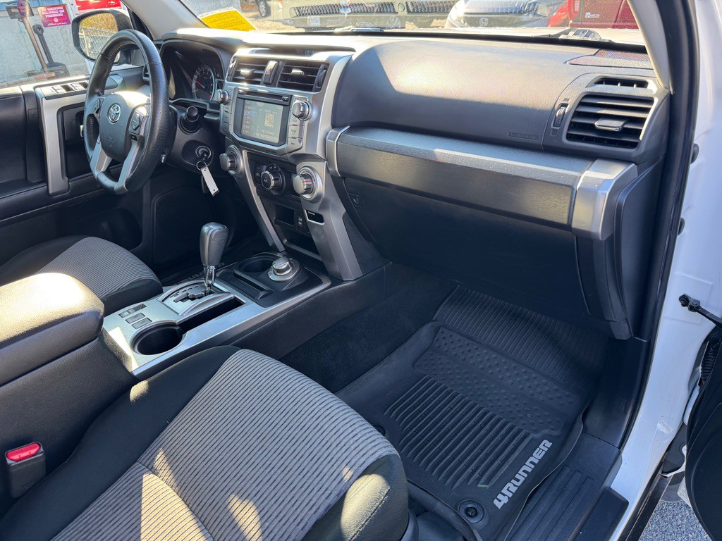 2017 Toyota 4Runner Image 12