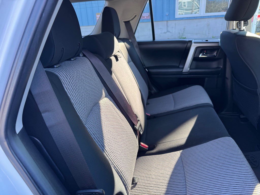 2017 Toyota 4Runner Image 14