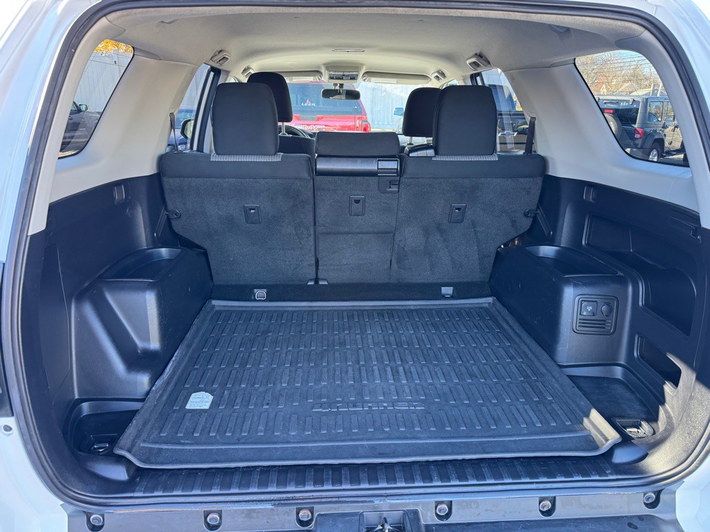 2017 Toyota 4Runner Image 16