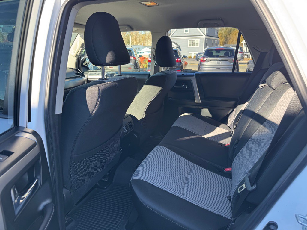 2017 Toyota 4Runner Image 17