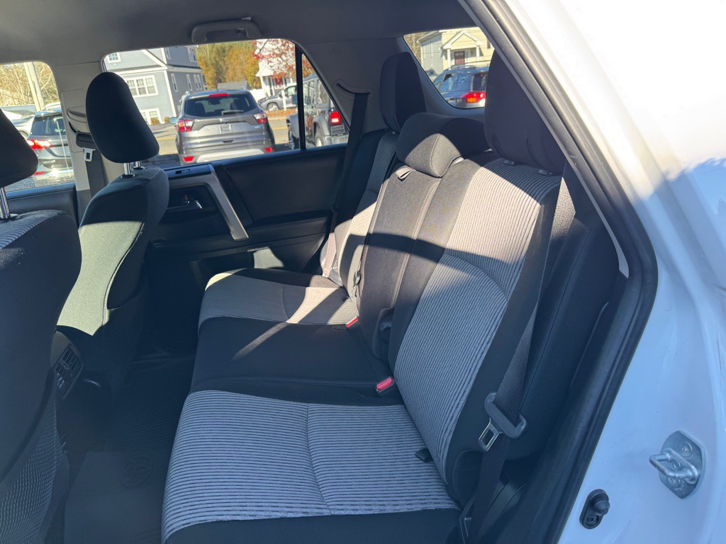 2017 Toyota 4Runner Image 18