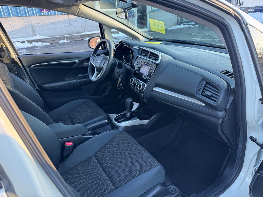 2017 Honda Fit Image 9