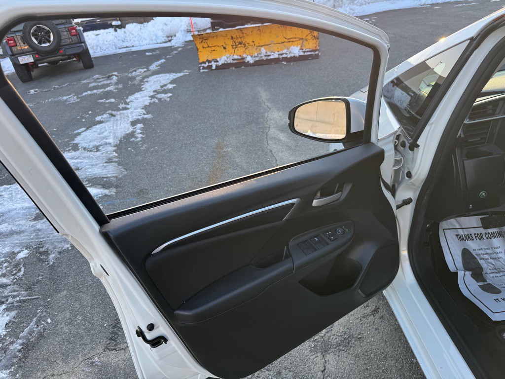 2017 Honda Fit Image 24