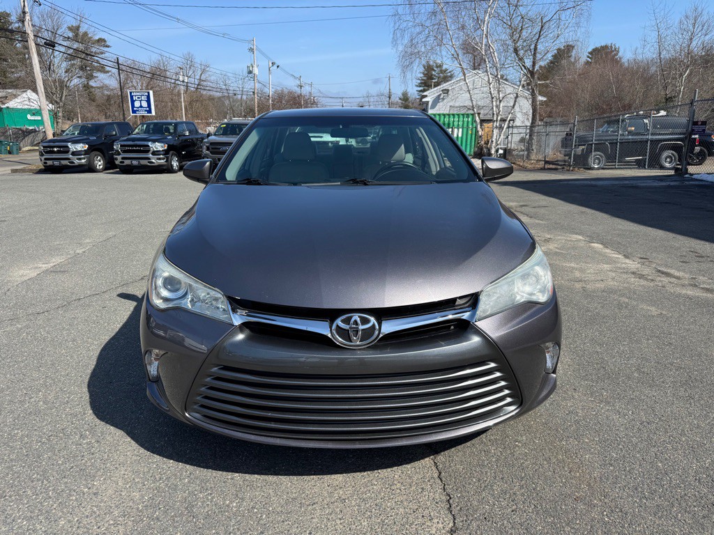 2016 Toyota Camry Image 3