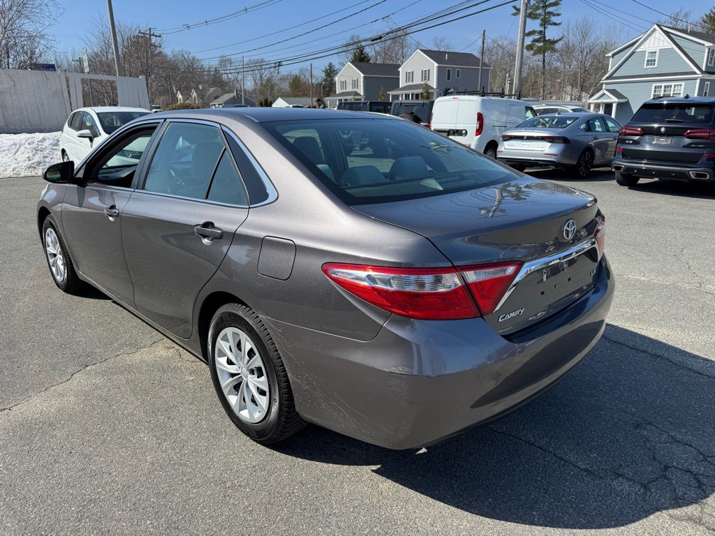 2016 Toyota Camry Image 6