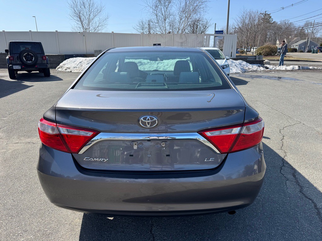 2016 Toyota Camry Image 7