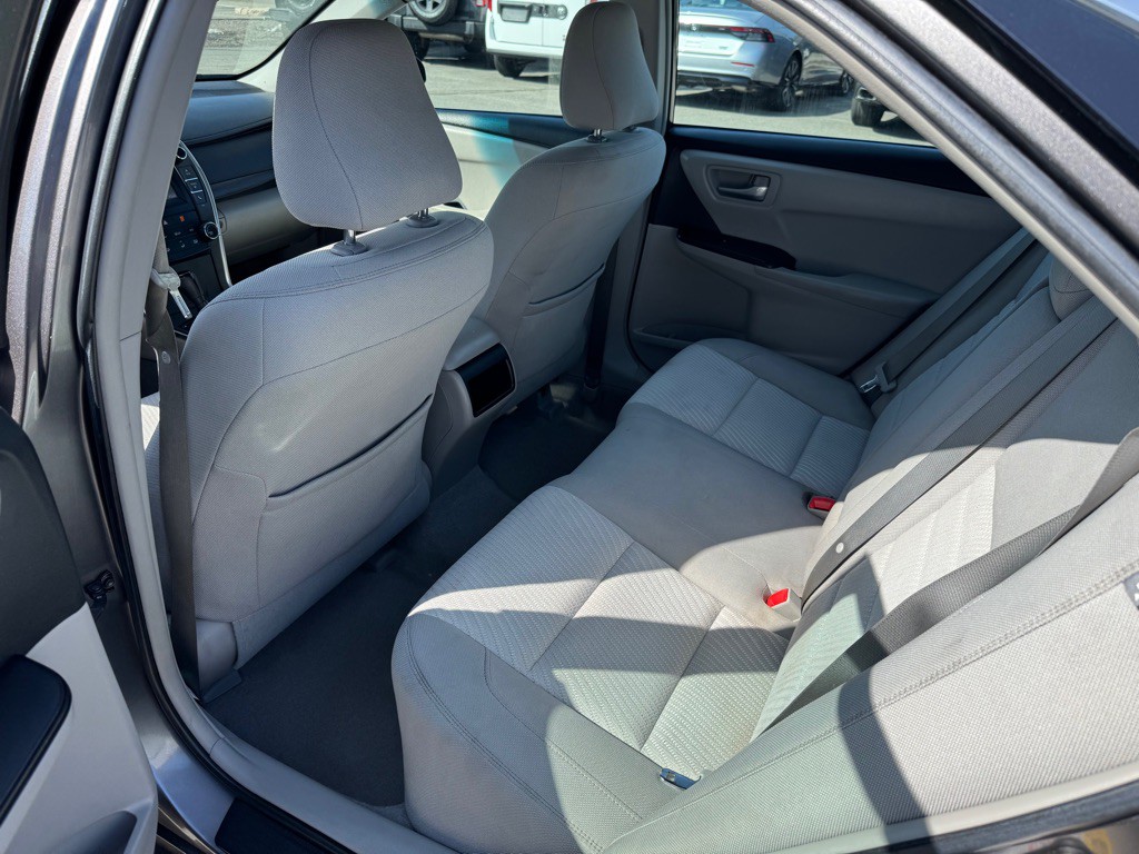 2016 Toyota Camry Image 14