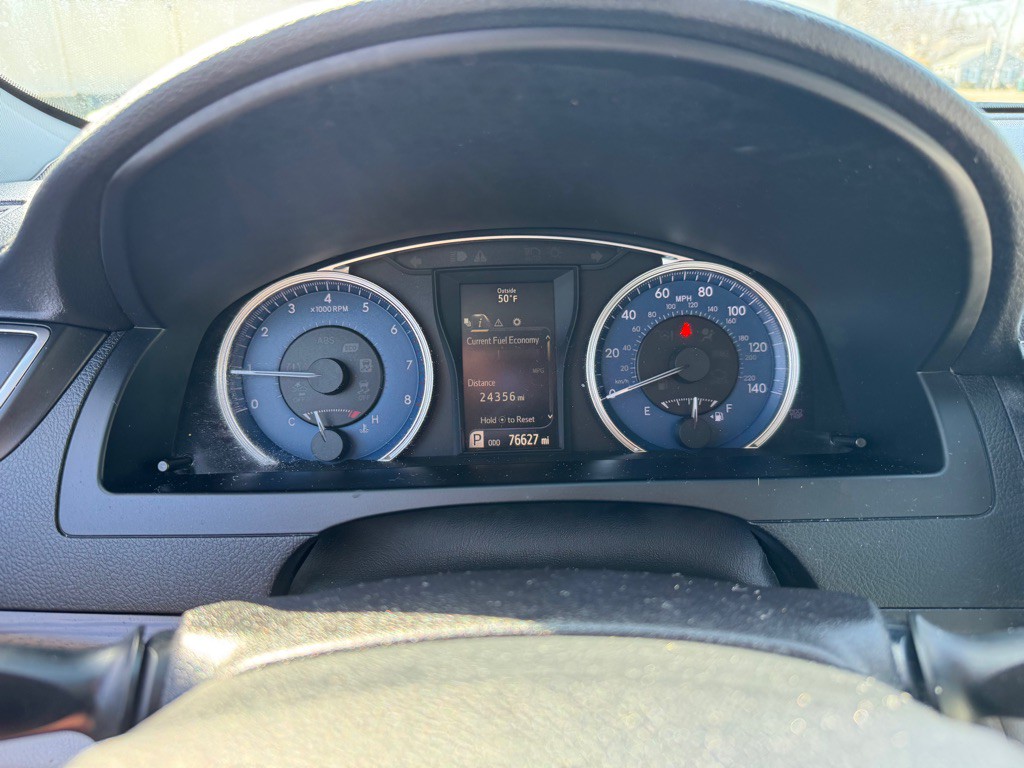 2016 Toyota Camry Image 19