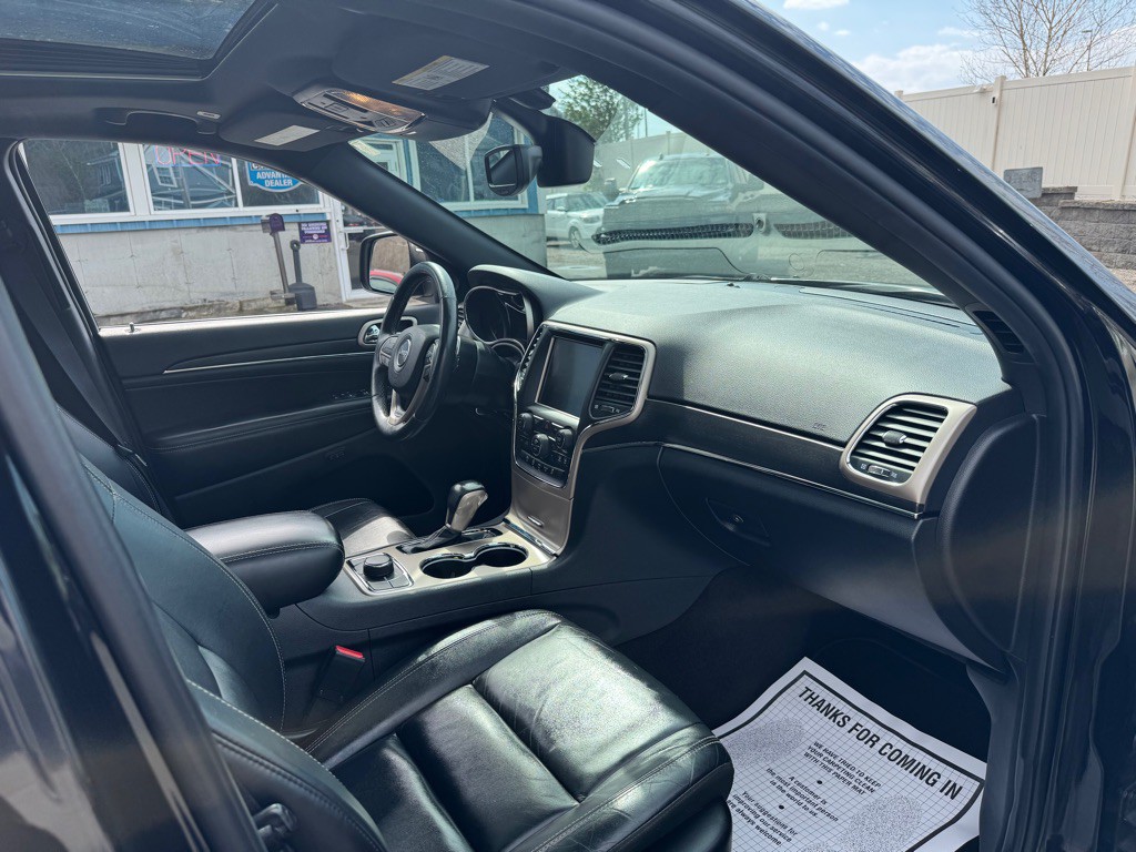 2017 Jeep Grand Cherokee Image 8