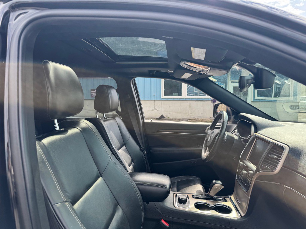 2017 Jeep Grand Cherokee Image 10