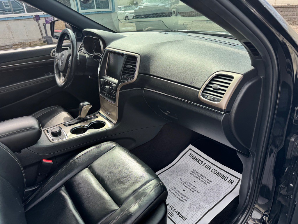 2017 Jeep Grand Cherokee Image 11