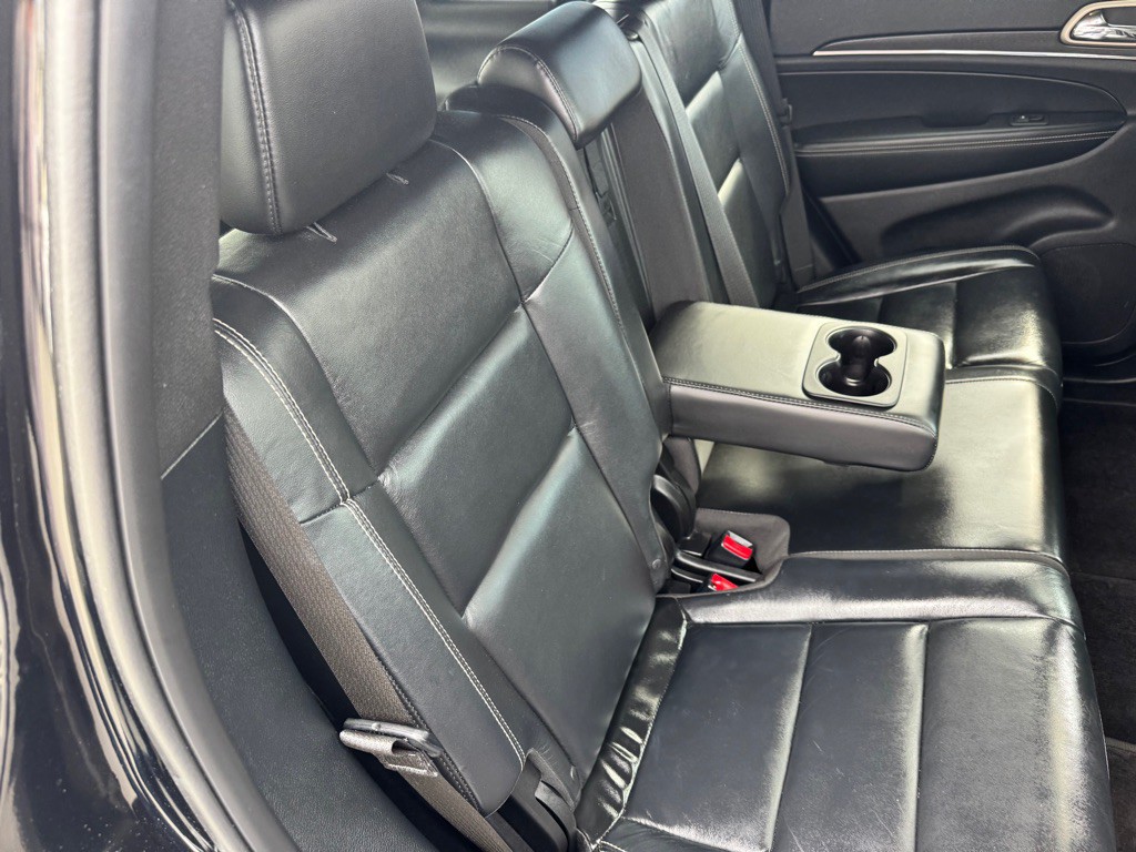 2017 Jeep Grand Cherokee Image 16