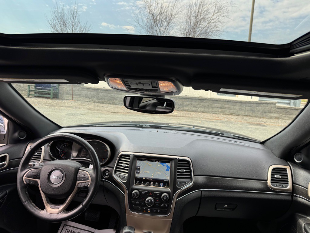 2017 Jeep Grand Cherokee Image 17