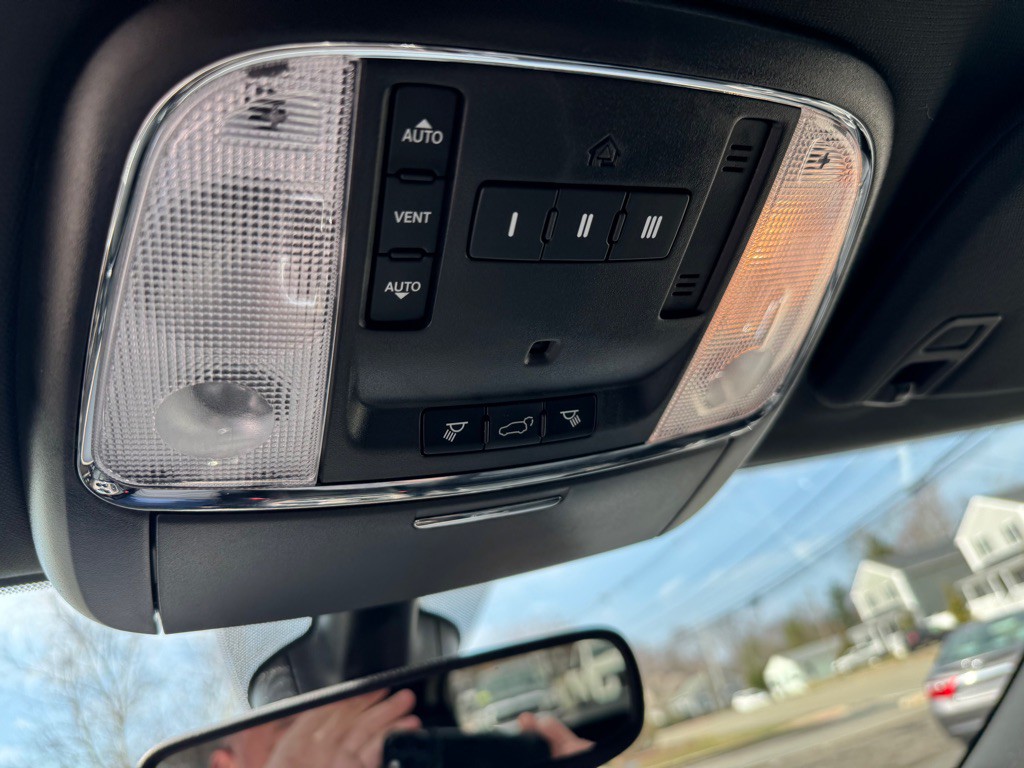 2017 Jeep Grand Cherokee Image 32