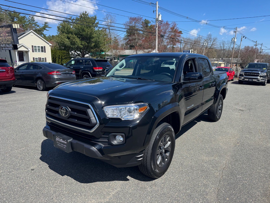 2023 Toyota Tacoma Image 2
