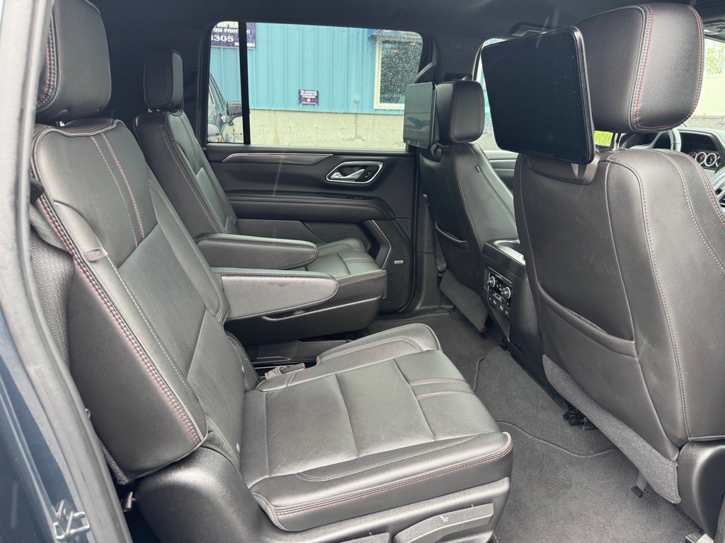 2021 Chevrolet Suburban Image 16