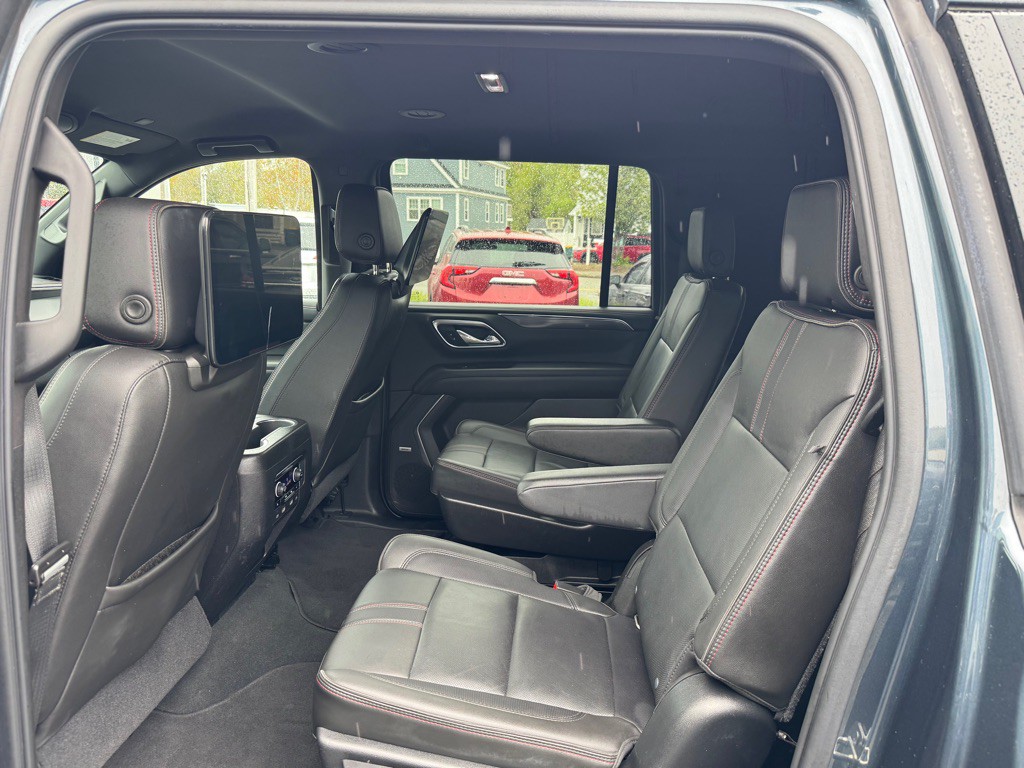 2021 Chevrolet Suburban Image 21