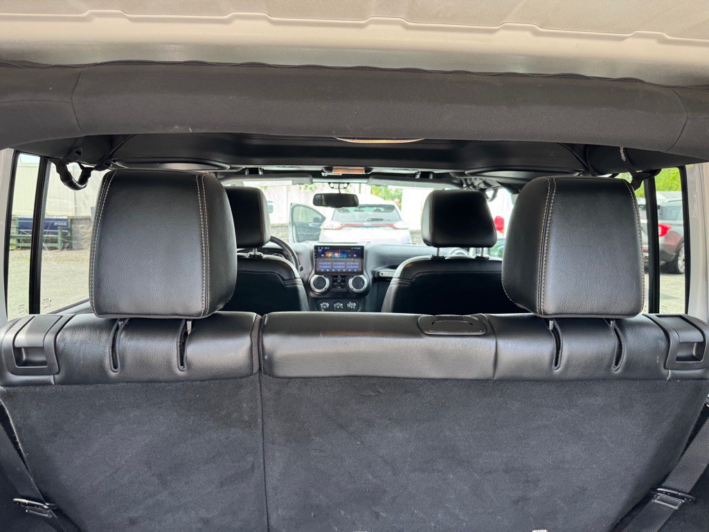 2015 Jeep Wrangler Unlimited Image 16