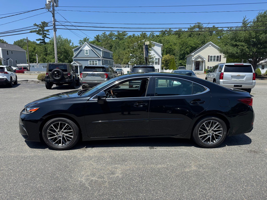 2016 Lexus ES Image 5