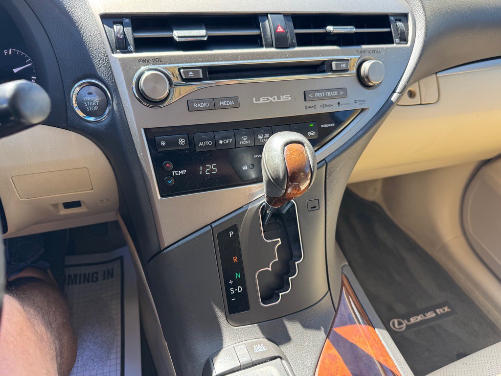 2015 Lexus RX Image 28