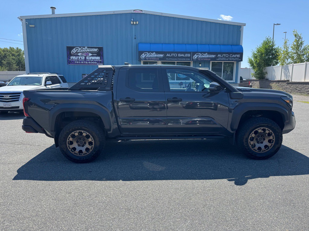 2024 Toyota Tacoma Image 1