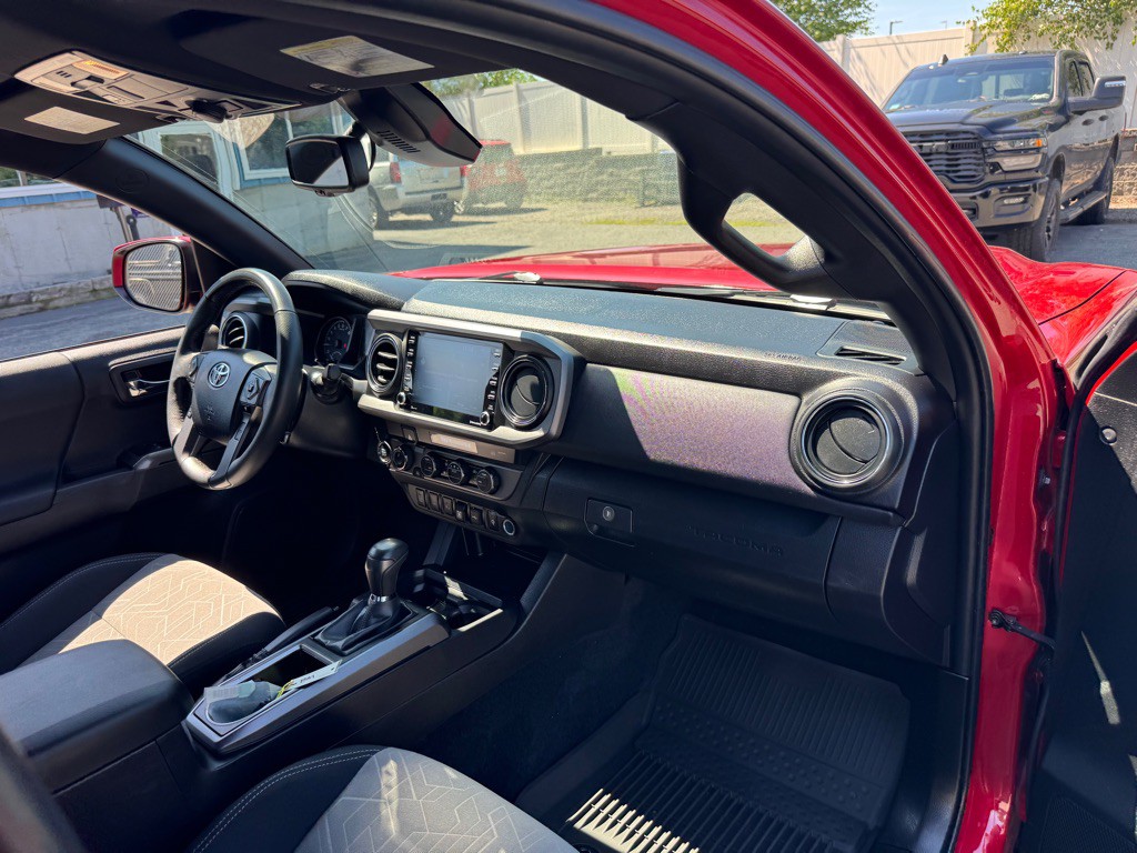 2023 Toyota Tacoma Image 10