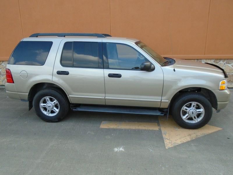 2005 Ford Explorer Image 3