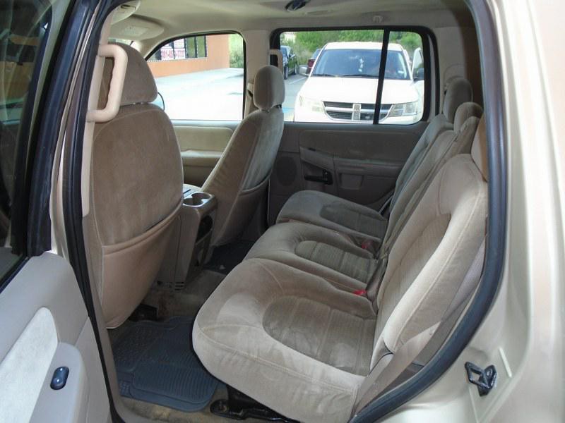 2005 Ford Explorer Image 11