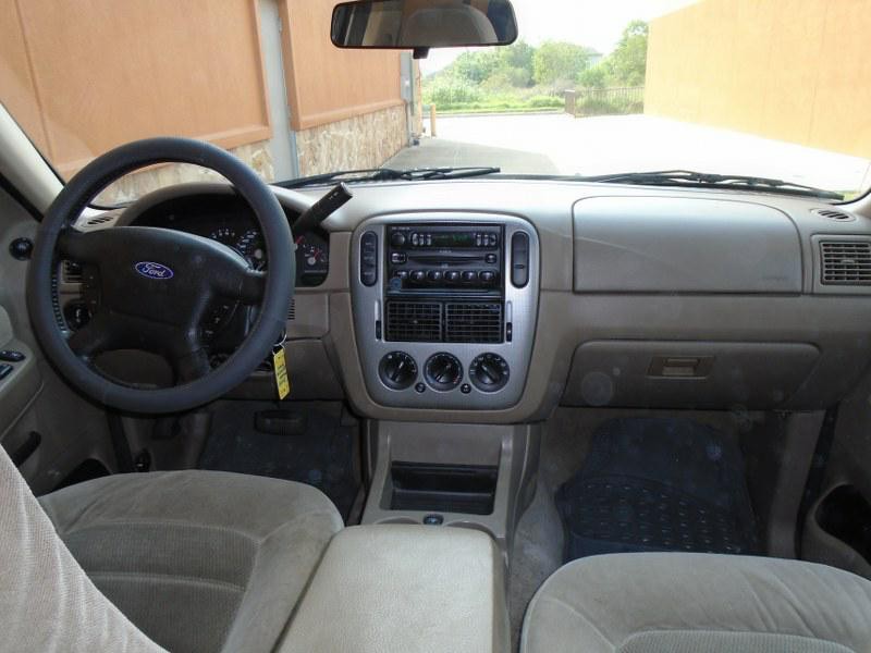 2005 Ford Explorer Image 17