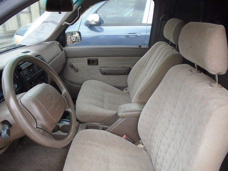 1999 Toyota Tacoma Image 11