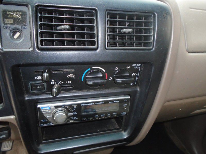 1999 Toyota Tacoma Image 13