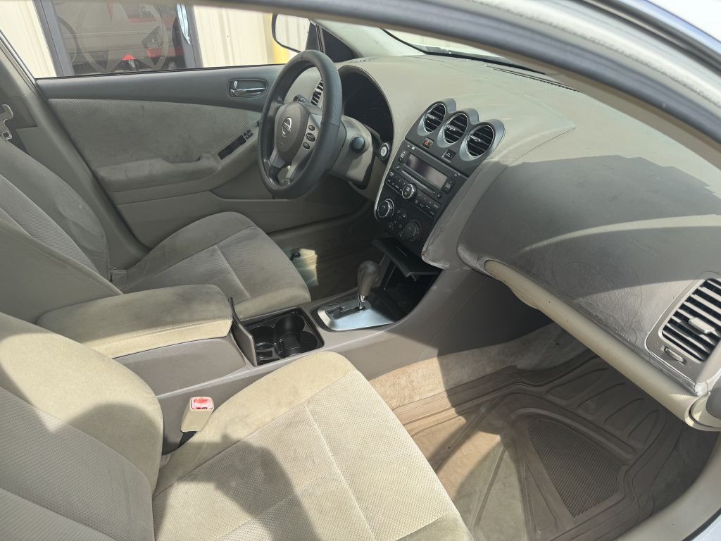 2009 Nissan Altima Image 7