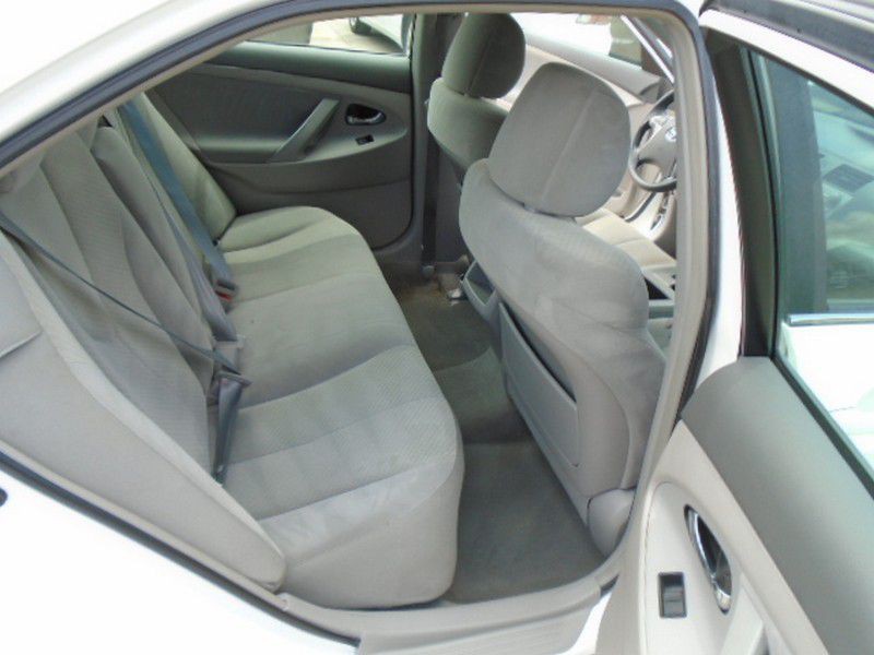 2009 Toyota Camry Image 17