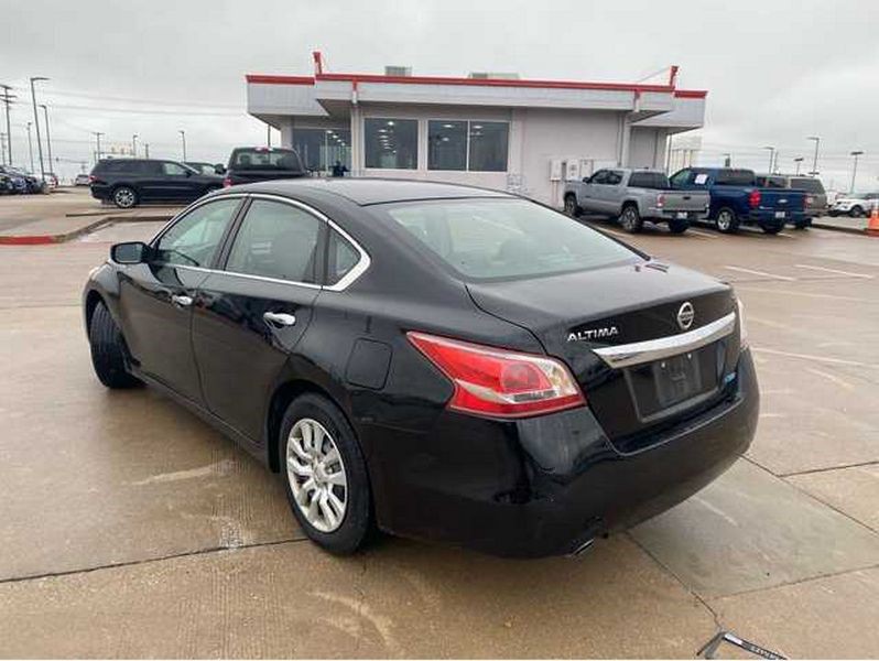 2013 Nissan Altima Image 4