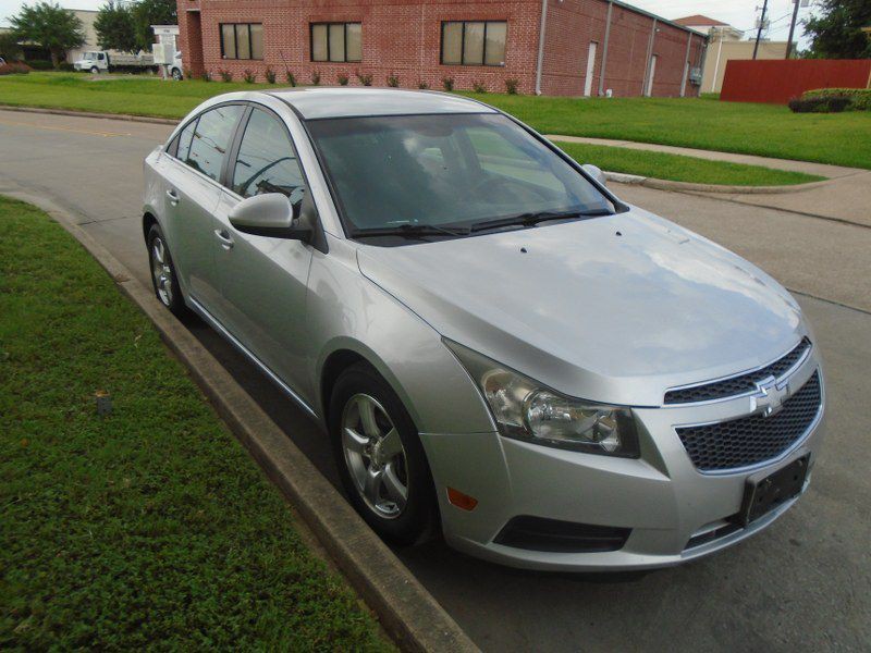 2013 Chevrolet Cruze Image 1